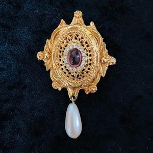 Amethyst and Pearl Gold Brooch